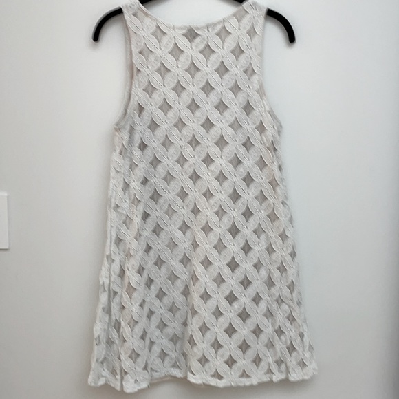 A-line lace patterned dress - Picture 4 of 4